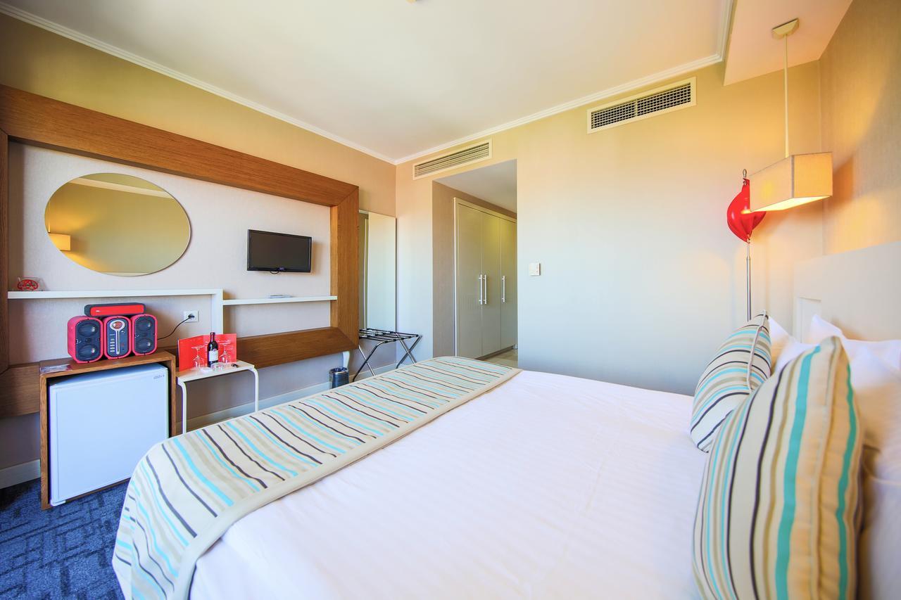 Sisus Hotel Çeşme Buitenkant foto